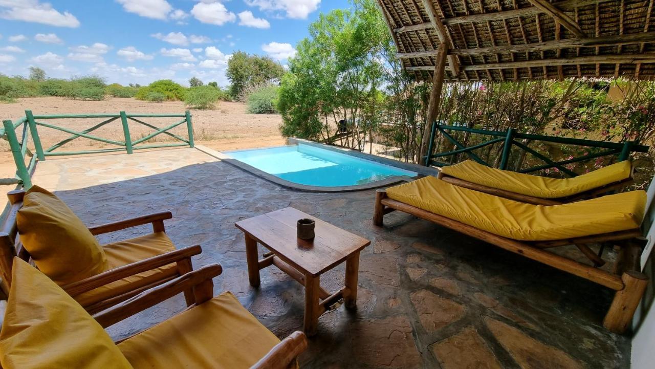 ホテル Manyatta Camp Voi エクステリア 写真