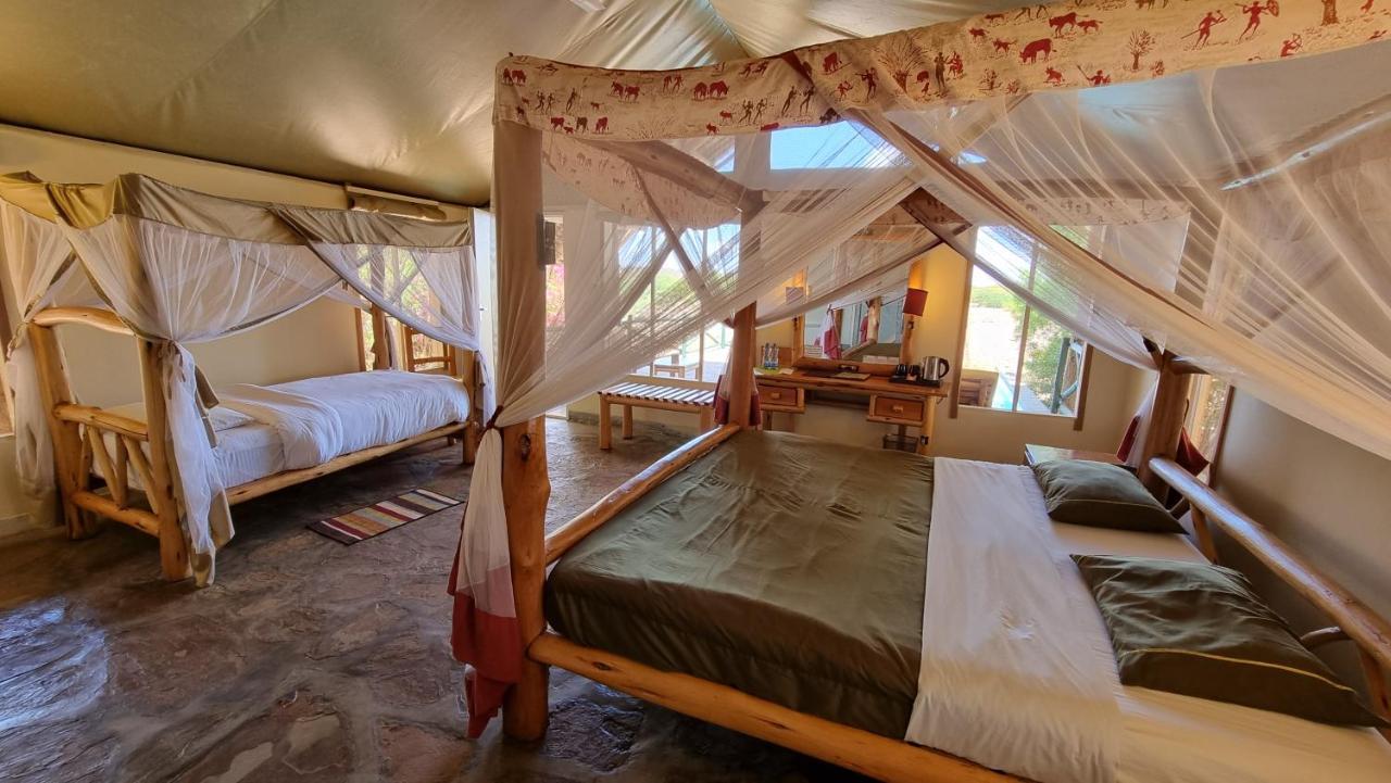 ホテル Manyatta Camp Voi エクステリア 写真
