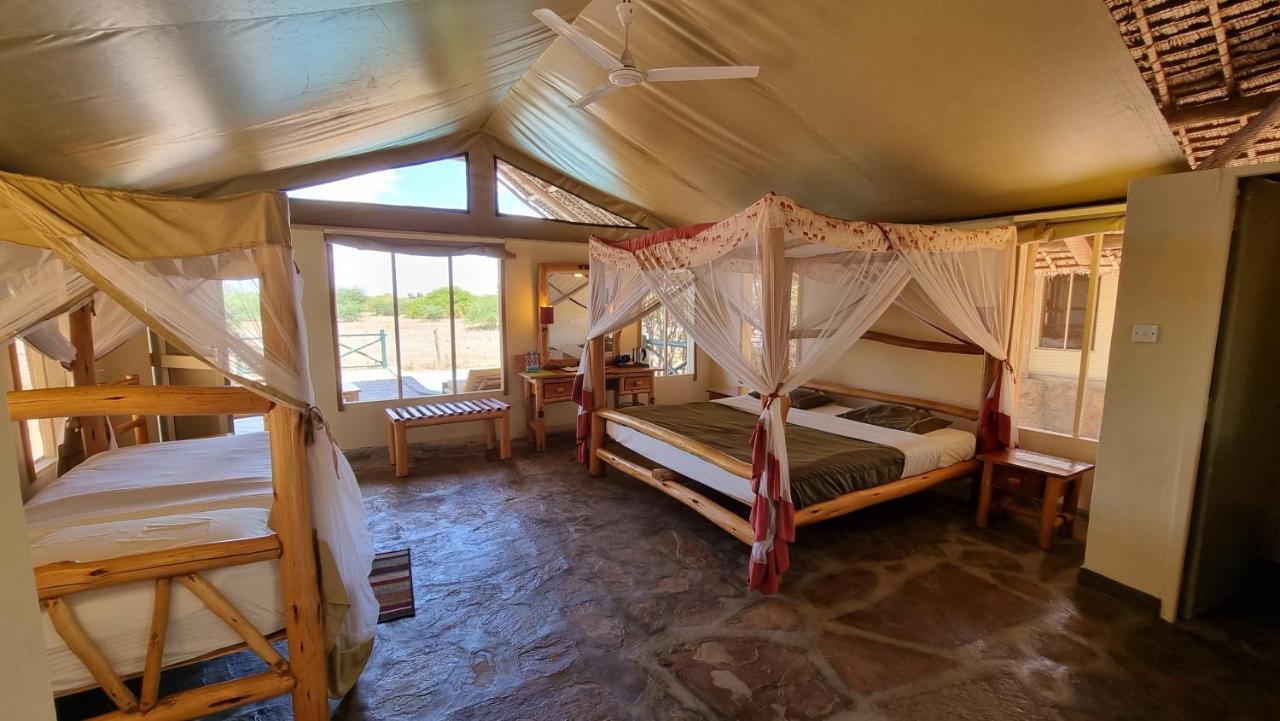 ホテル Manyatta Camp Voi エクステリア 写真