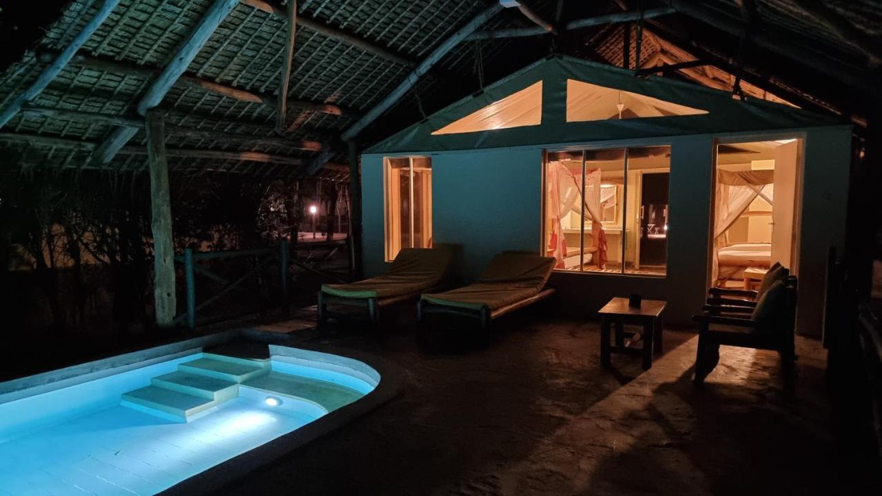 ホテル Manyatta Camp Voi エクステリア 写真
