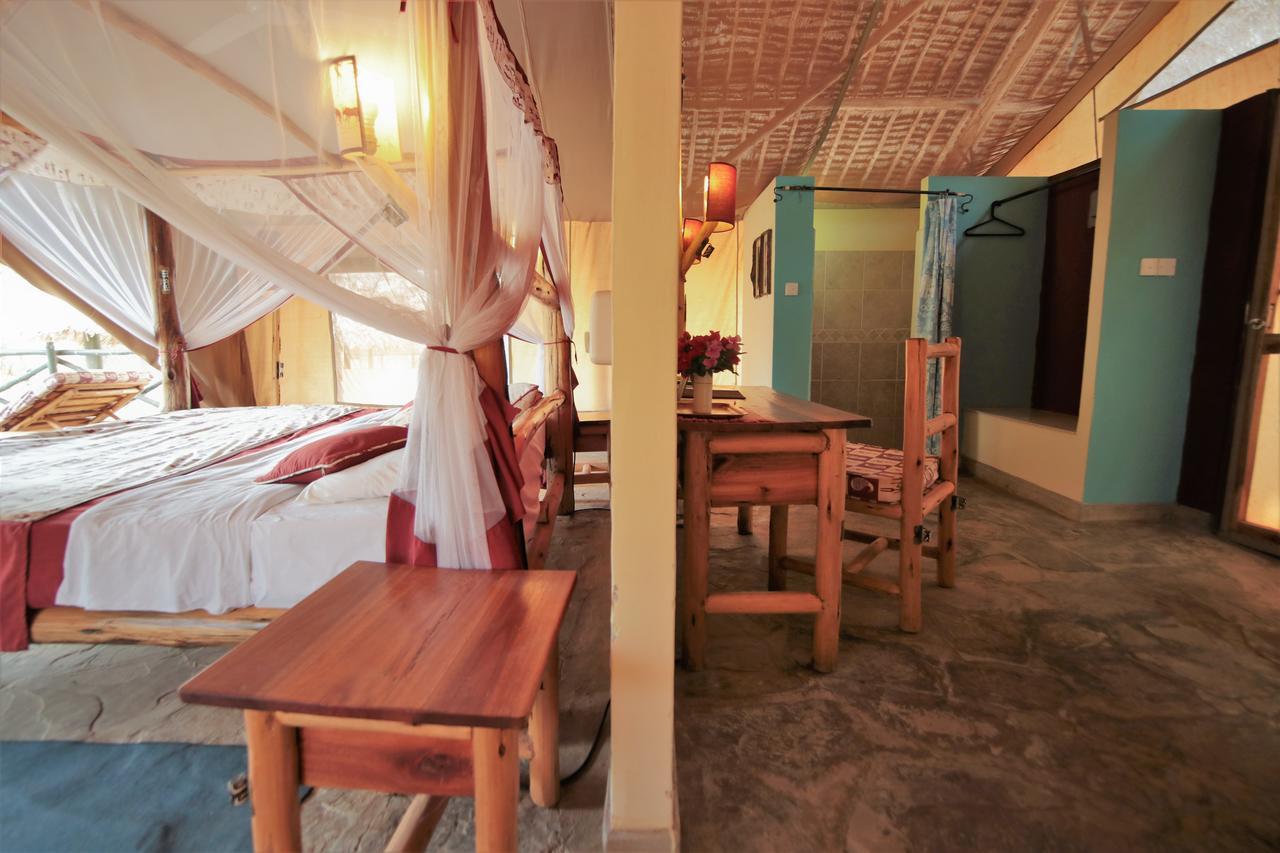 ホテル Manyatta Camp Voi エクステリア 写真
